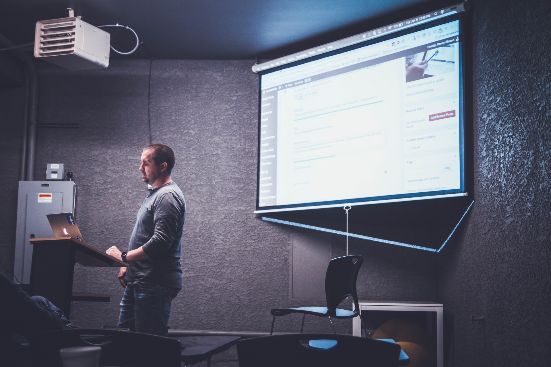 Ditch the Dull: Presentations That Pop